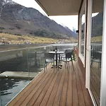 假日公园 纳瑟特峡湾营地假日公园 *