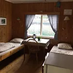 Nesset Fjordcamping * Olden