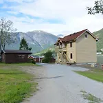 纳瑟特峡湾营地假日公园 *