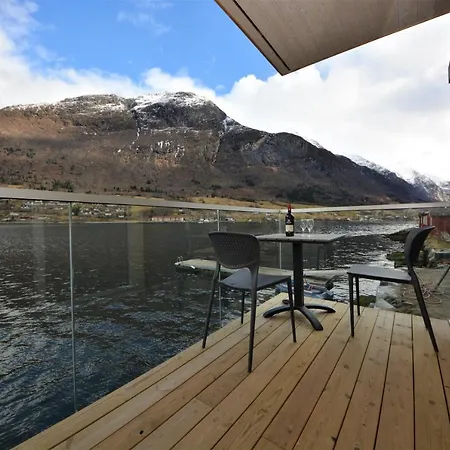 פארק נופש Nesset Fjordcamping