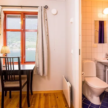 Nesset Fjordcamping Olden