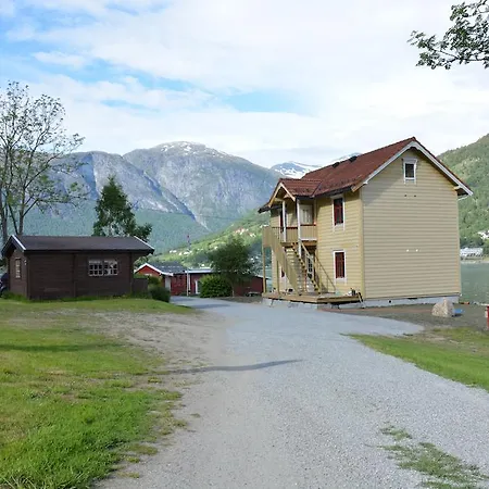 Nesset Fjordcamping *