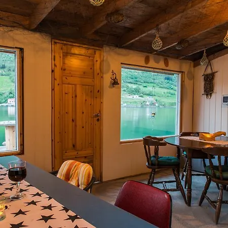 Prázdninový areál Nesset Fjordcamping