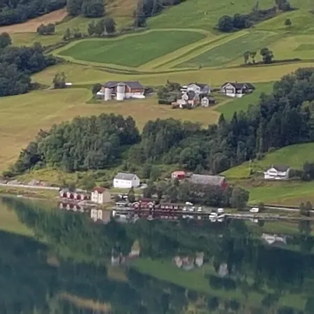 Prázdninový areál Nesset Fjordcamping Olden