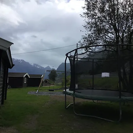 Nesset Fjordcamping פארק נופש אולדן