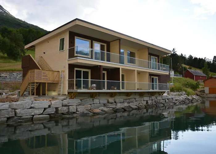 Nesset Fjordcamping Aldeamento Turístico Olden