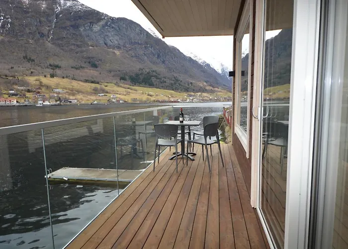 Aldeamento Turístico Nesset Fjordcamping *