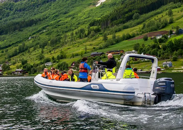 Nesset Fjordcamping Aldeamento Turístico Olden