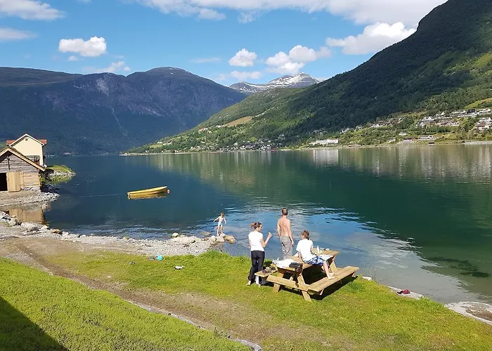 Nesset Fjordcamping Parque de vacaciones Olden