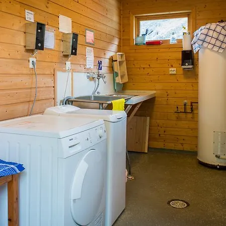 Nesset Fjordcamping Olden